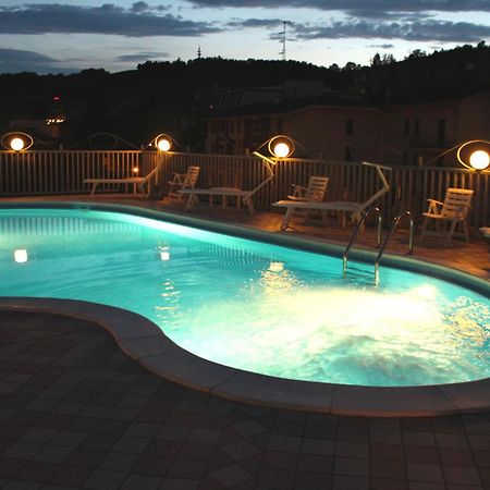 Hotel Sporting Tabiano Terme Bagian luar foto