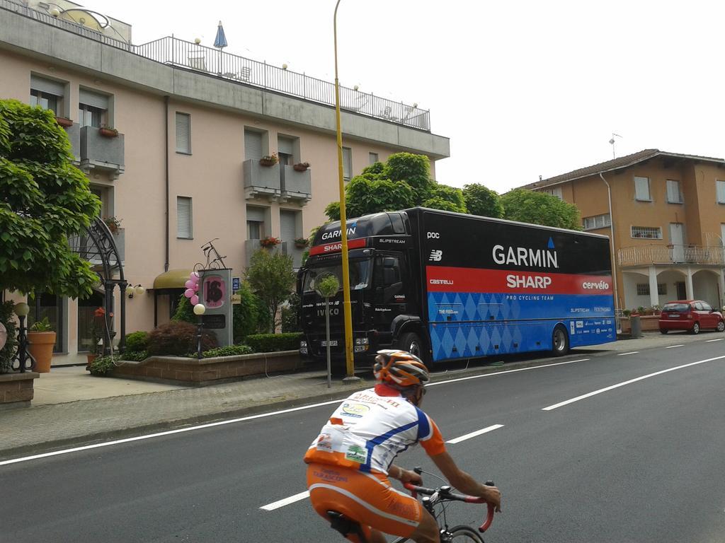 Hotel Sporting Tabiano Terme Bagian luar foto