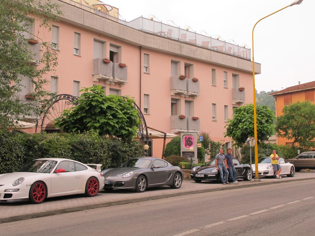 Hotel Sporting Tabiano Terme Bagian luar foto