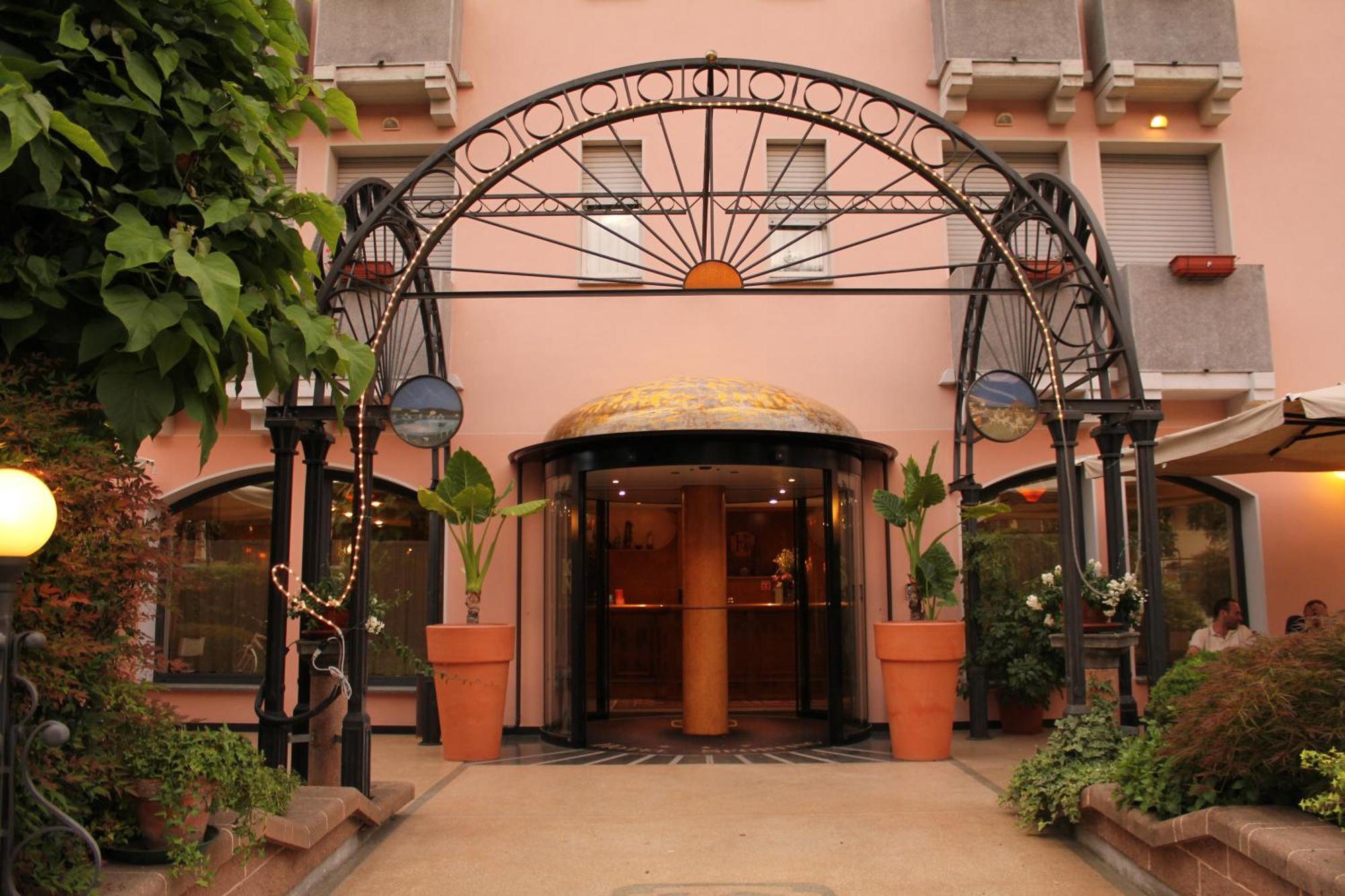 Hotel Sporting Tabiano Terme Bagian luar foto