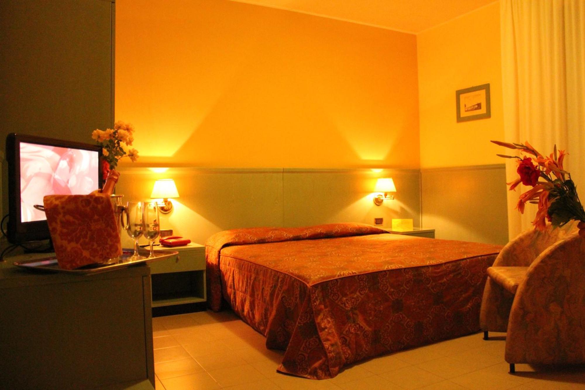 Hotel Sporting Tabiano Terme Ruang foto