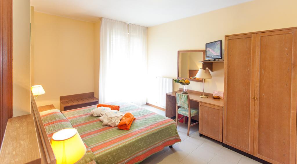 Hotel Sporting Tabiano Terme Bagian luar foto