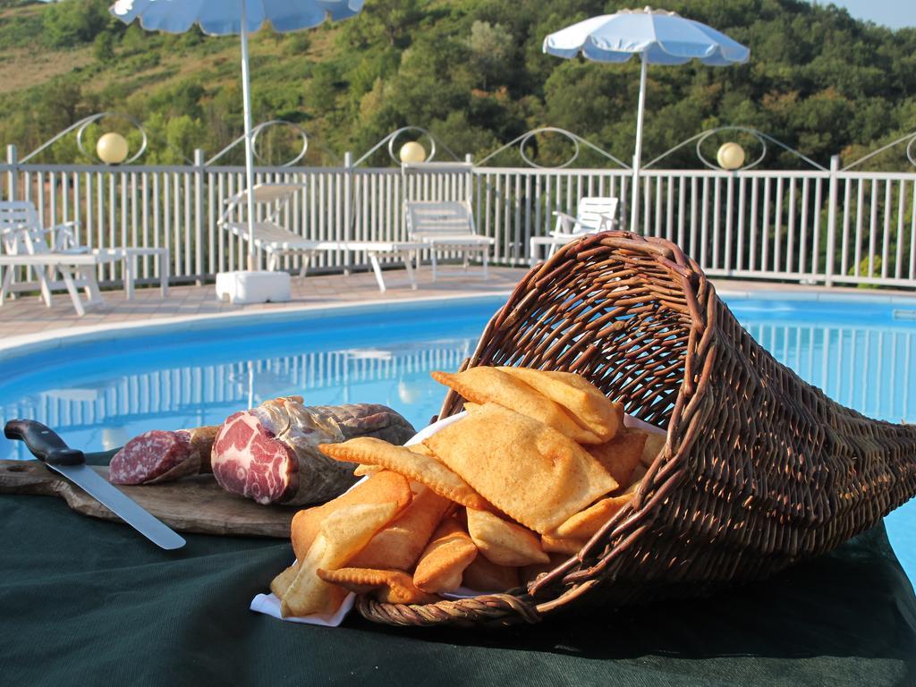 Hotel Sporting Tabiano Terme Bagian luar foto