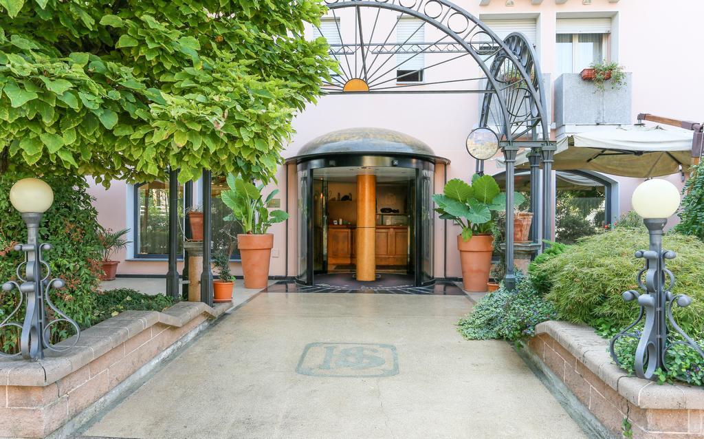Hotel Sporting Tabiano Terme Bagian luar foto