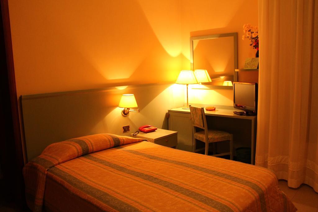 Hotel Sporting Tabiano Terme Ruang foto